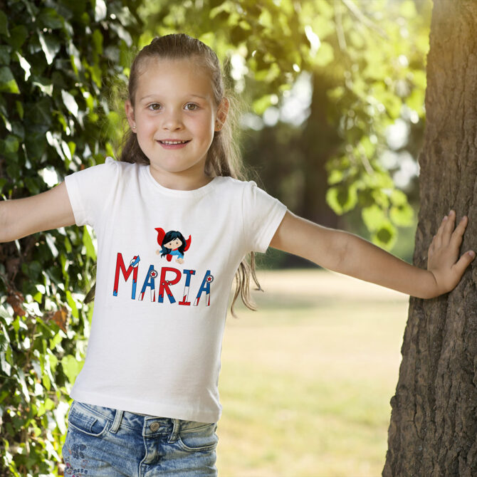 Camiseta para niña personalizada modelo "Superchica"
