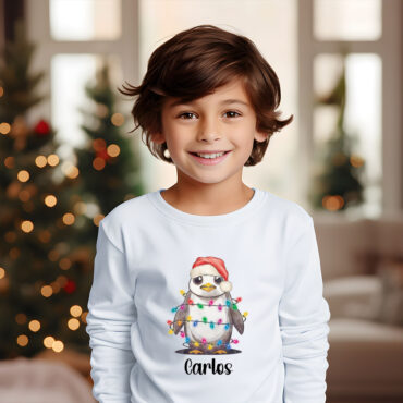 Camiseta personalizada “Pingüino Navideño”